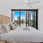 Ocean Views - Sandbar Burleigh Heads