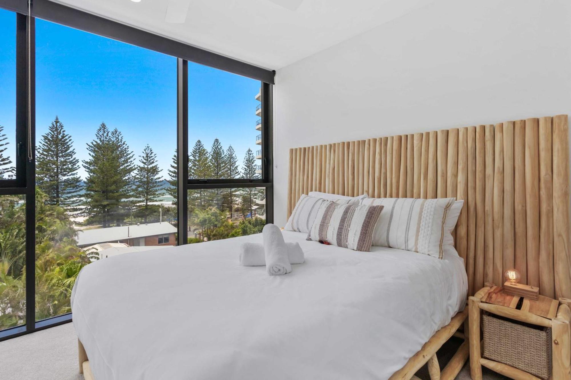 Ocean Views - Sandbar Burleigh Heads *