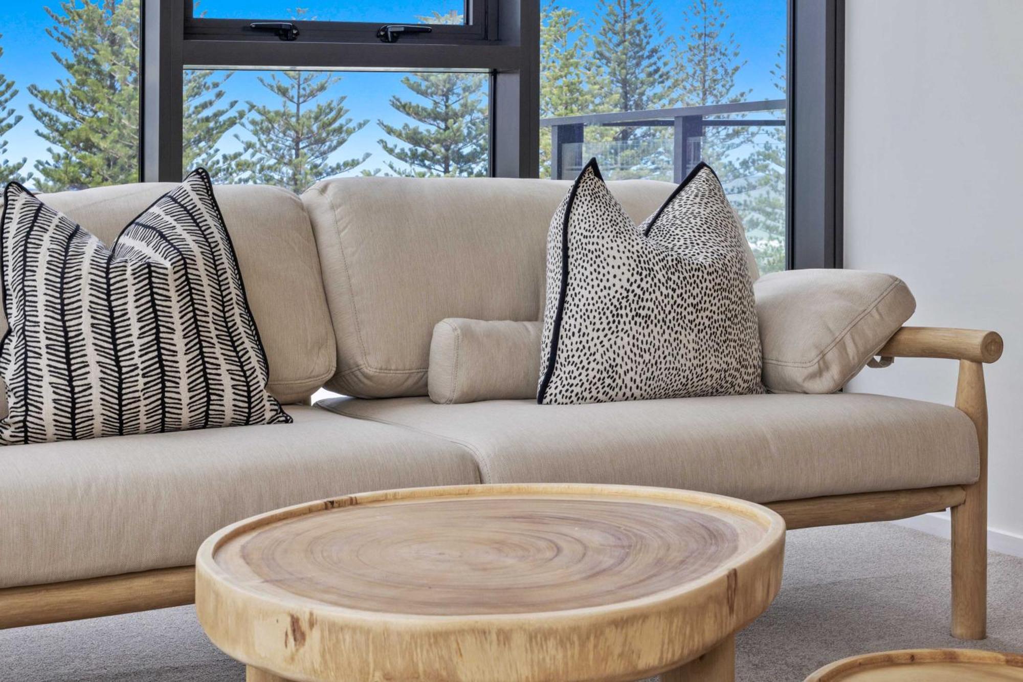 Ocean Views - Sandbar Burleigh Heads Apartment